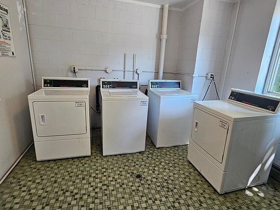 2nd image of 154 Fountain St #2SB