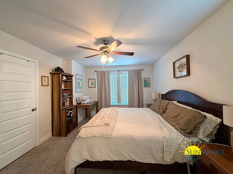 1015 McLaren Cir — Photo 13