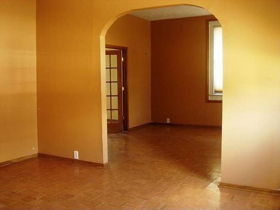 4th image of 1522 Port St