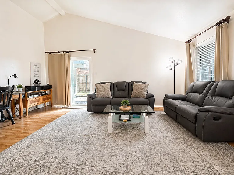 7704 Independence Dr — Photo 11