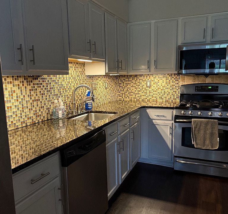 1st image of 481 Stoneglen St