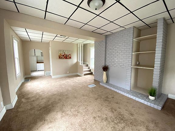 2nd image of 2118 W Callender Ave