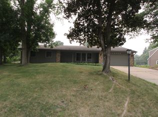 13708 Wellington Cres, Burnsville, MN 55337