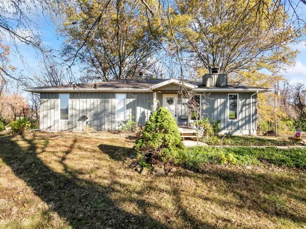 831 Ofallon Troy Rd, Lebanon, IL 62254