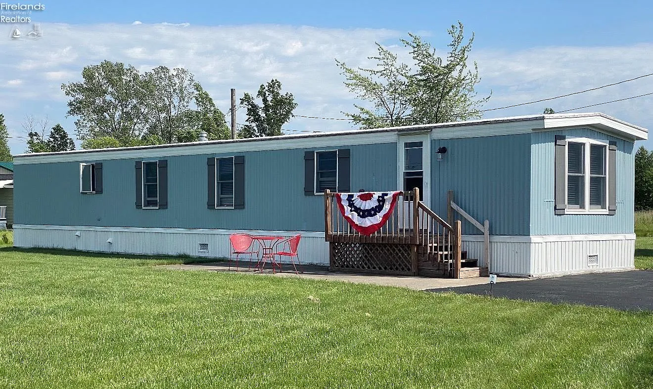 3800 W Lakeshore Dr photo 1