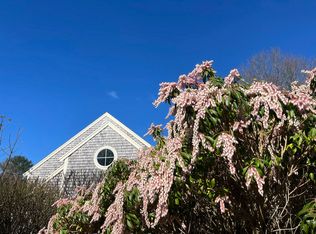 33 Gold Leaf Ln, Mashpee, MA 02649