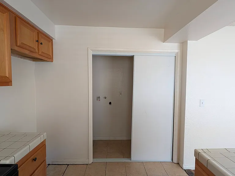 577 W 17th St #2 — Photo 9