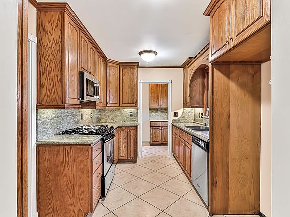 5th image of 6749 E Stearns St