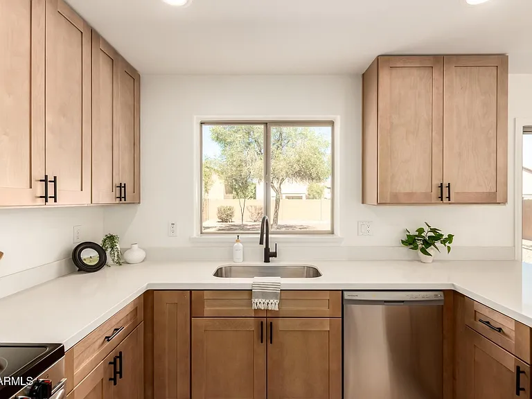 4638 W Lemon Ave — Photo 9