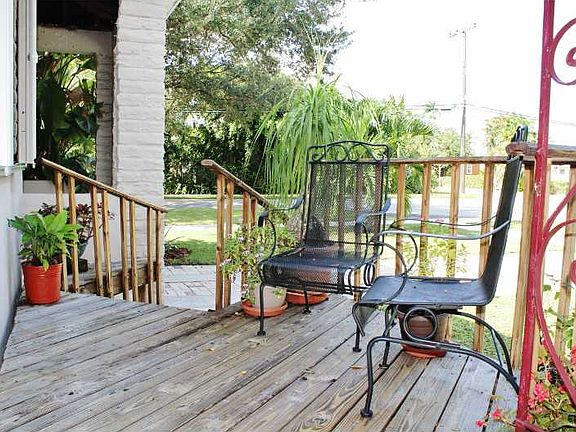3rd image of 188 Whitethorn Dr