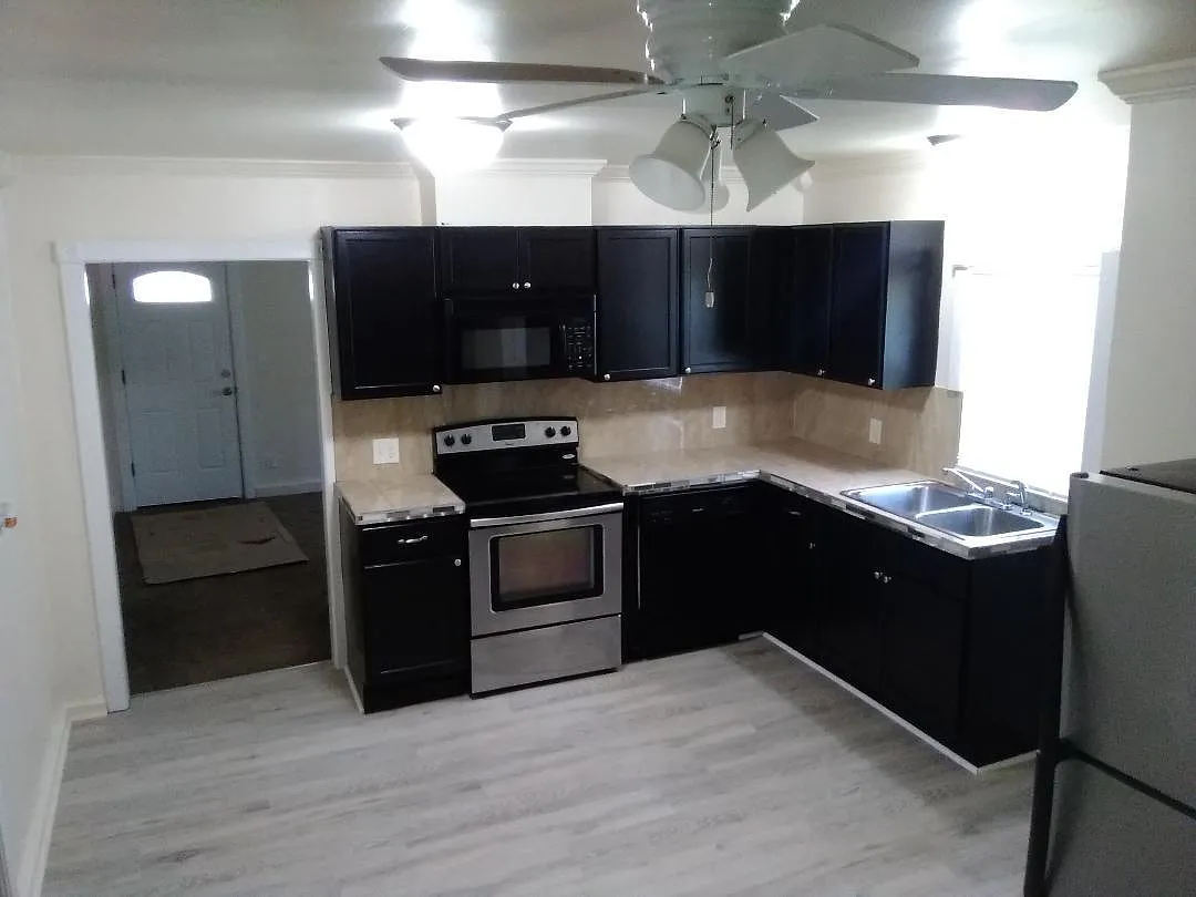 3 bed, 959 sqft, $1,500 — Photo 3