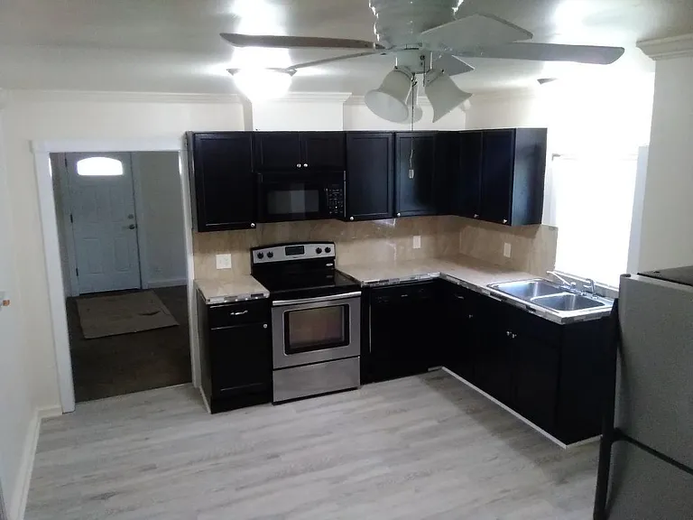 63 Orton Ave — Photo 3