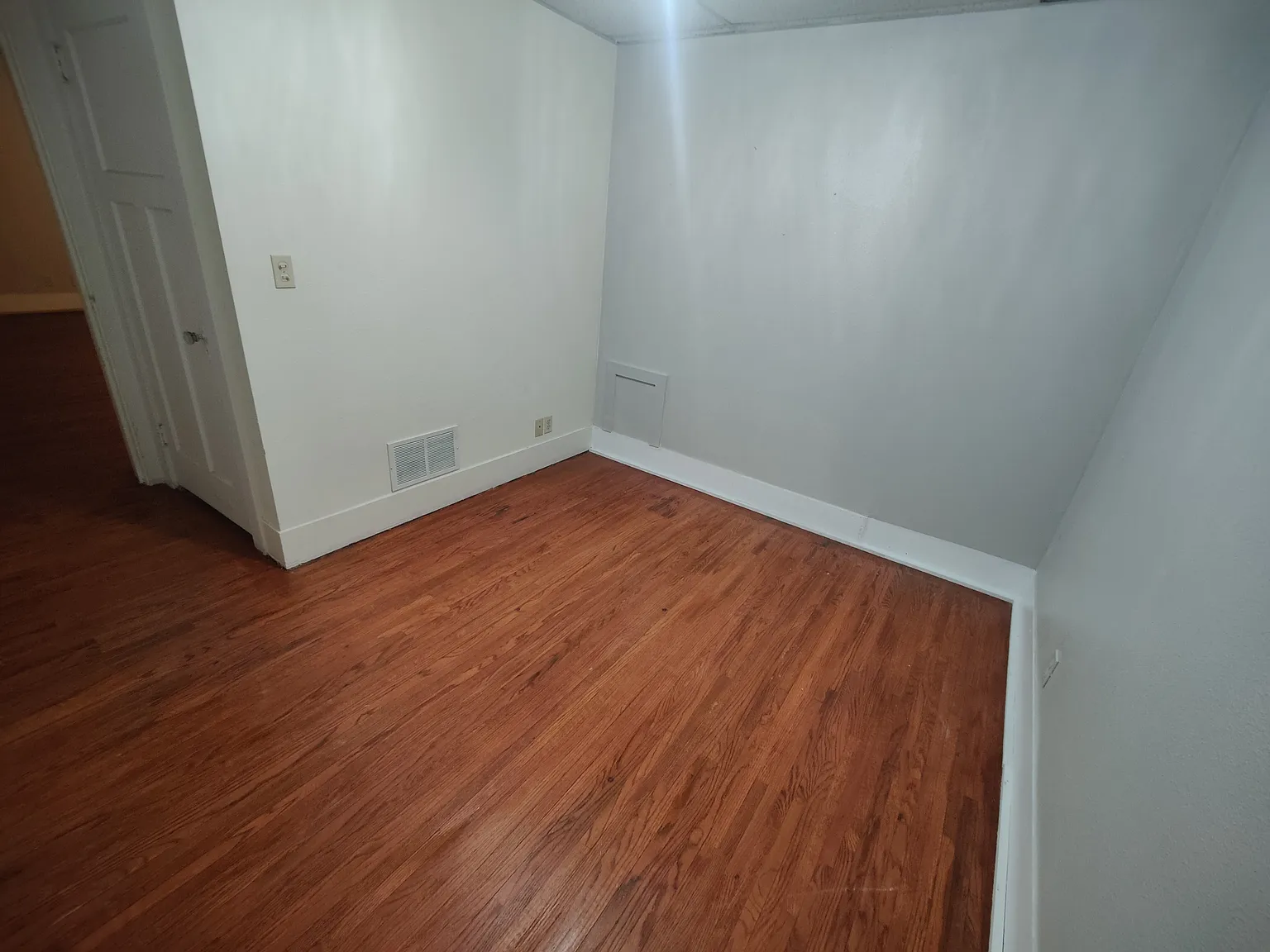 2 bed, 900 sqft, $950 — Photo 4