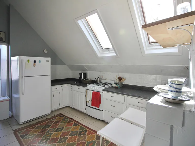 2927 N Lawndale Ave #3 — Photo 3