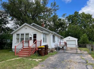 822 Sawyer Rd, Rockford, IL 61109