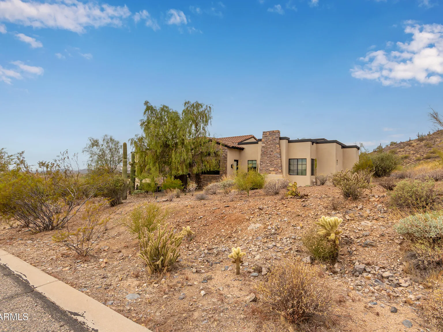 4 bed, 4.5 bath, 5017 sqft, $25,000 — Photo 3