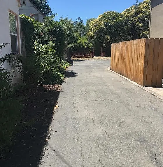 2295 York St — Photo 3