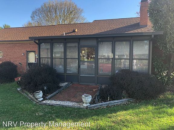 2nd image of 2524 Gloucester Dr