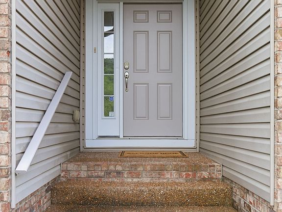 4th image of 1264 W Running Brook Rd