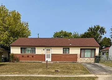 5075 Hackett Dr Photo 1