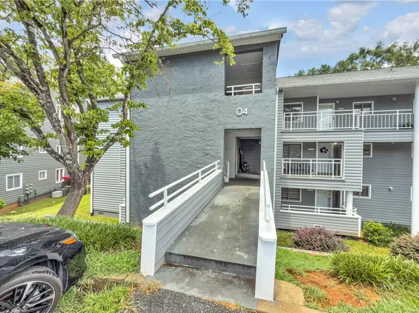 405 Northlake Dr, Anderson, SC 29625