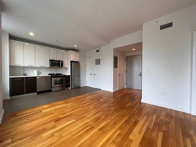 123 Parkside Ave #6Q — Photo 5