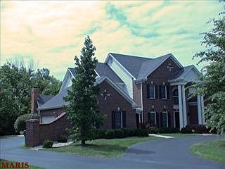 2nd image of 906 Kingscove Ct