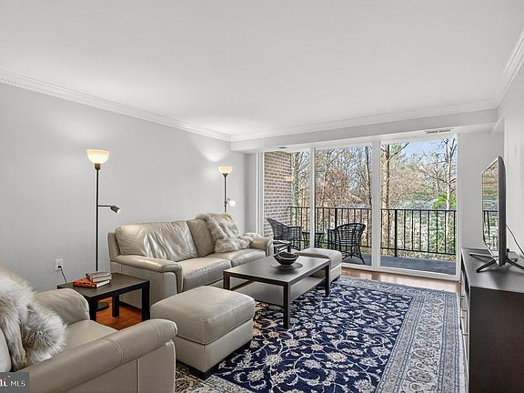 3rd image of 1536 Northgate Sq APT 21