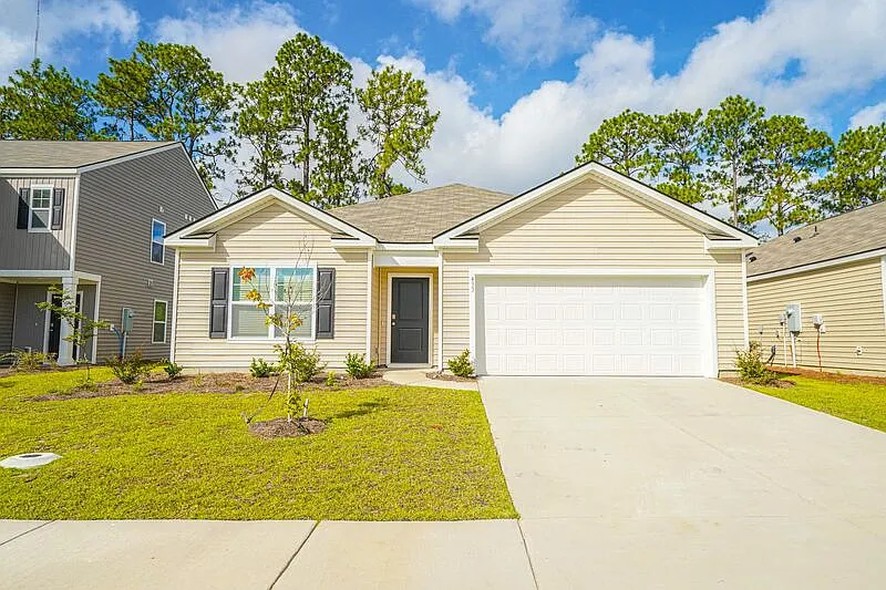 4 bed, 2.0 bath, 1774 sqft, $2,200 — Photo 2