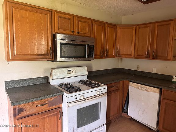 4th image of 4603 New Hope Ave