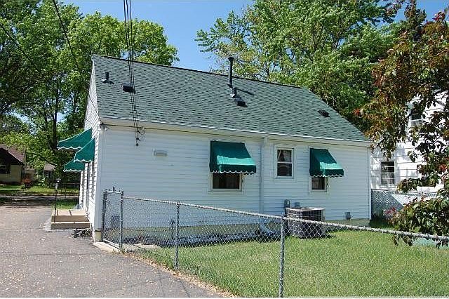 2nd image of 3421 Quebec Ave S