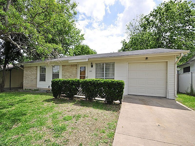 1st image of 207 Craigmont Dr