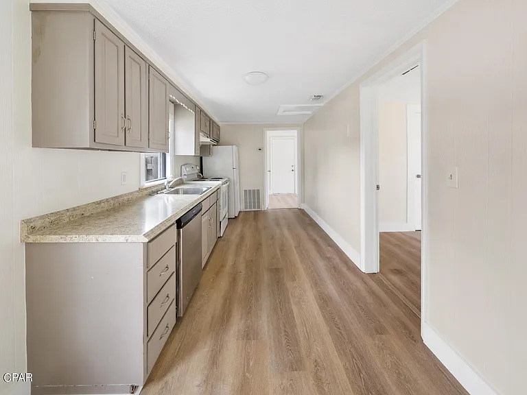 206 E 2nd Ct #A — Photo 12