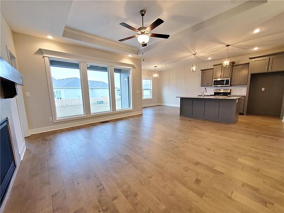 4th image of 525 SE Colonial Dr