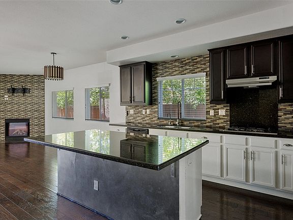 4th image of 31163 Chesapeake Ln