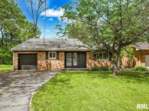 2126 W Edna Ct, West Peoria, IL 61604