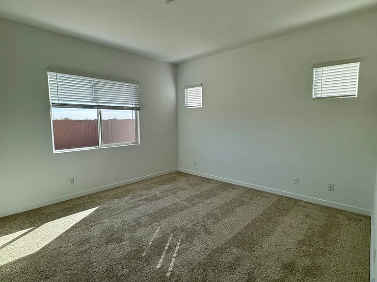 3173 W Peak View Rd — Photo 9