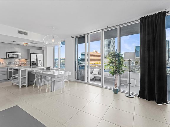 5th image of 185 SW 7th St APT 603