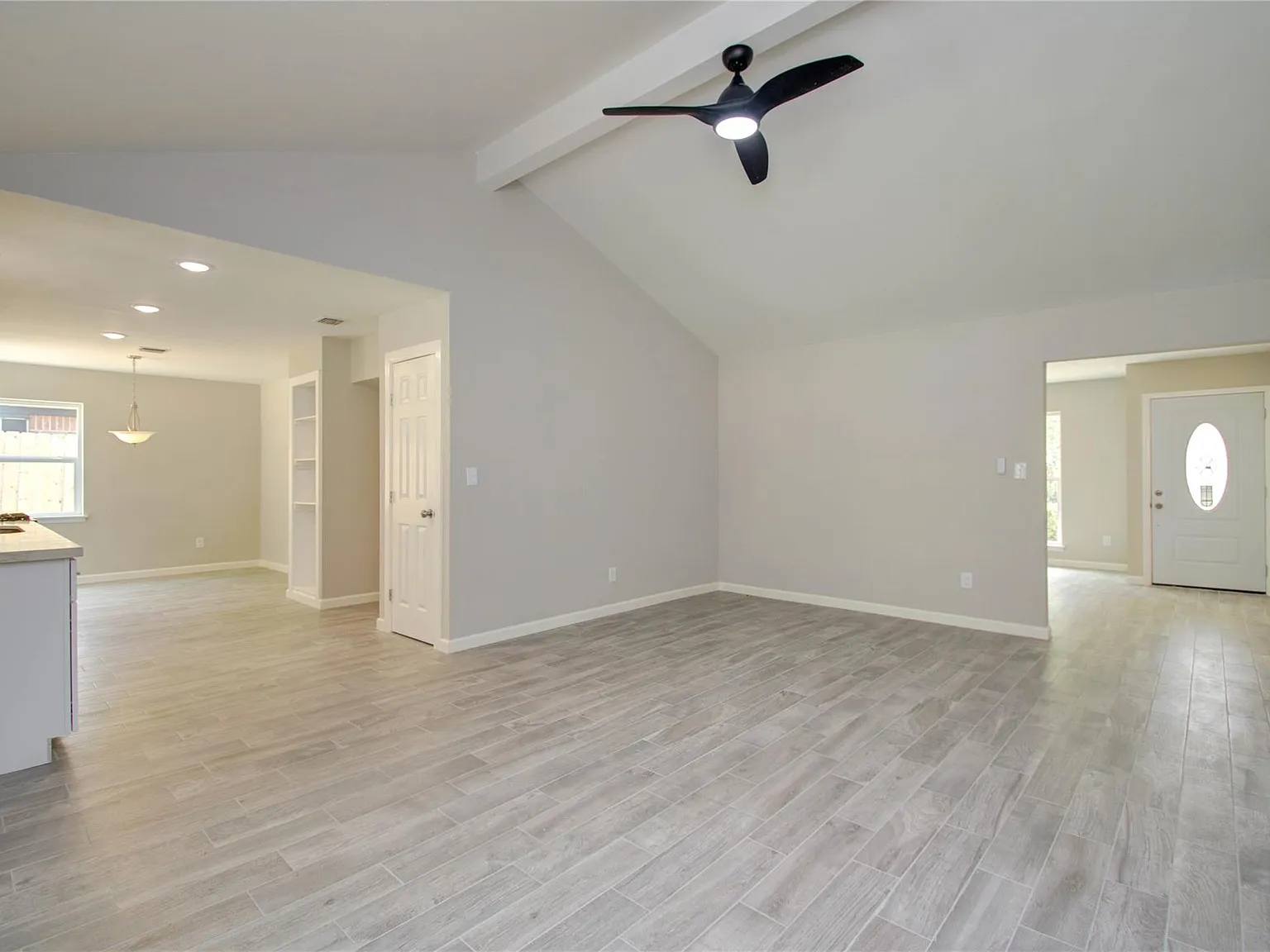 3 bed, 2.0 bath, 1666 sqft, $2,200 — Photo 4
