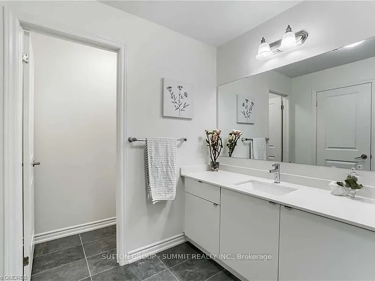 492 Bergamot Ave — Photo 26