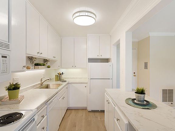 4th image of 814 N Delaware St APT 312