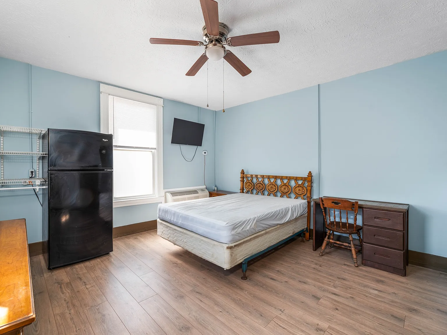 1803 Taylor St - Liberty Manor - Room 9 — Photo 1