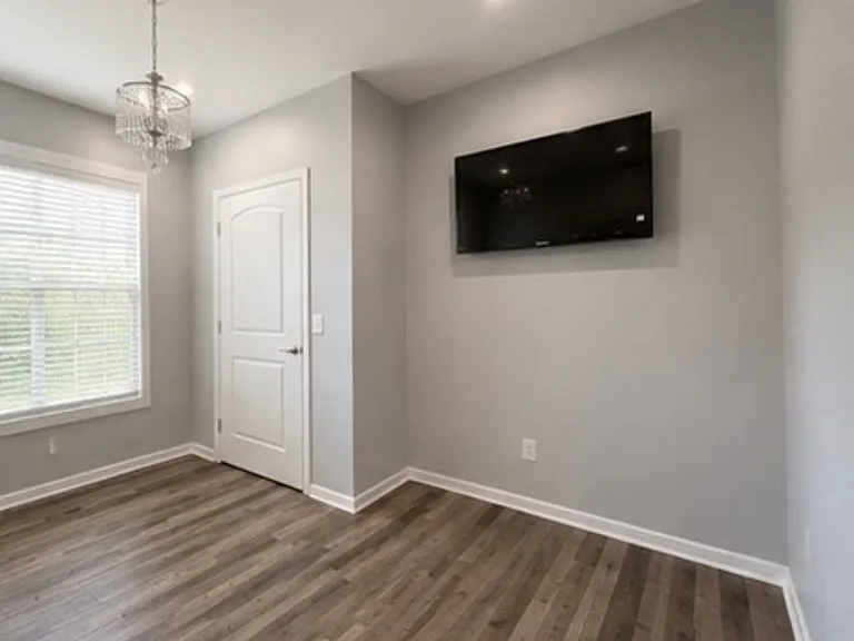 239 Harriet St SE — Photo 8