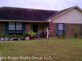 912 Primrose Ln, Hinesville, GA 31313
