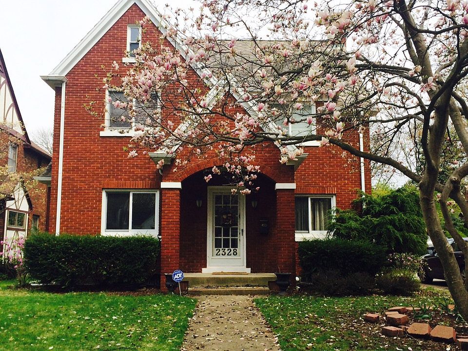 1st image of 2328 Meadowwood Dr