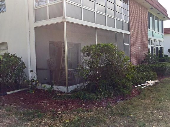 5th image of 1225 NW 21st St APT 2701