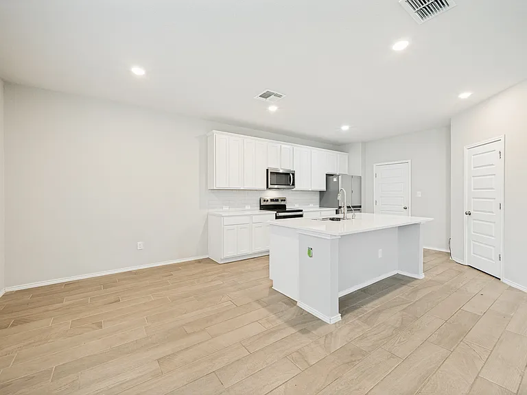 11038 Airmen Dr — Photo 8
