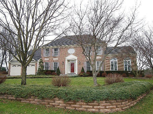 Updated Colonial on cul-de-sac lot!