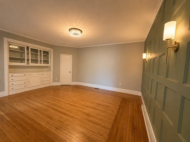 248 W Elm St #1 — Photo 6