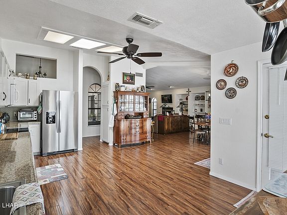 2nd image of 2691 Edgewood Dr